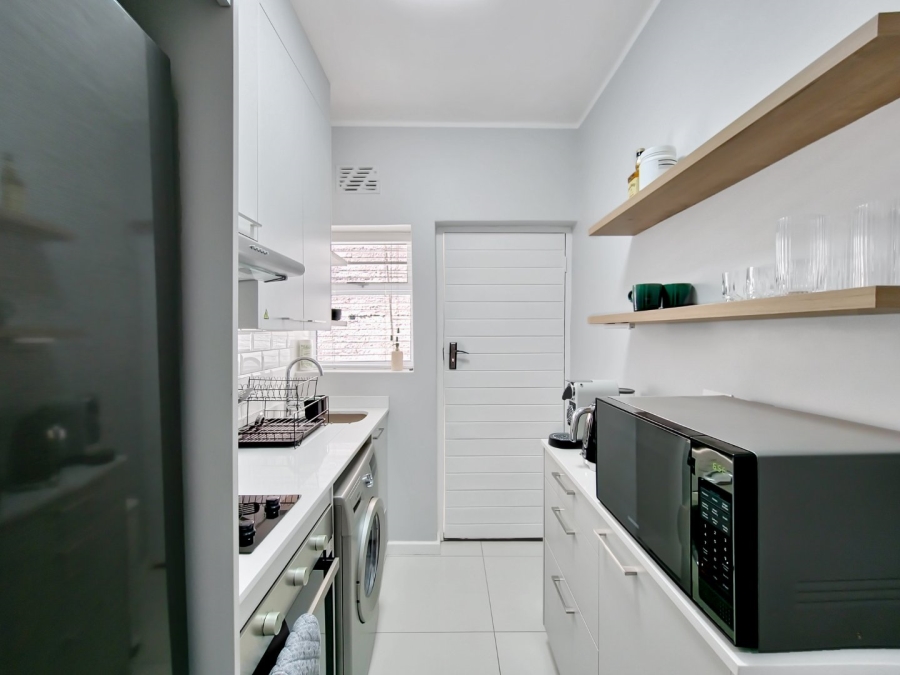 1 Bedroom Property for Sale in Sea Point Western Cape